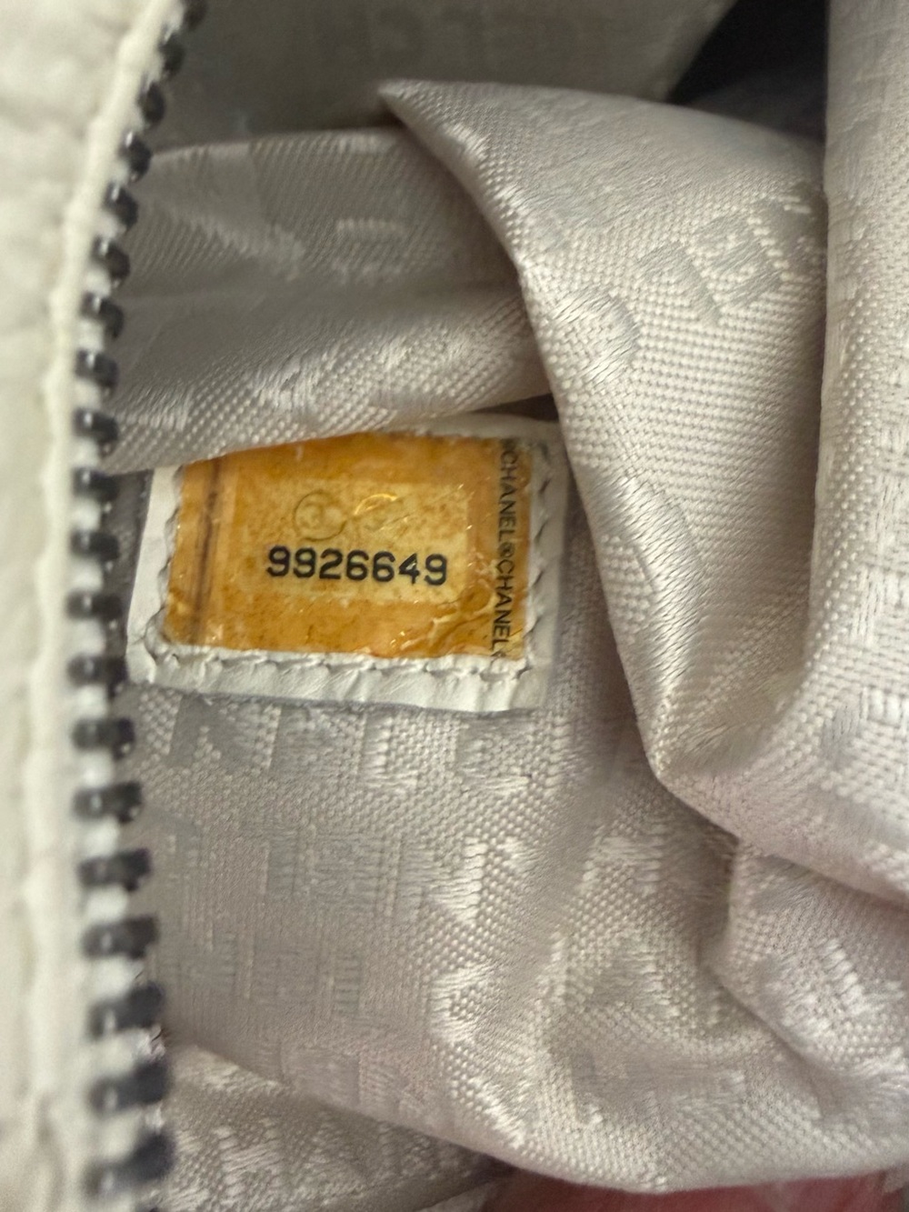 CHANEL Quilted Leather Shoulder Bag - Picture 11 of 11